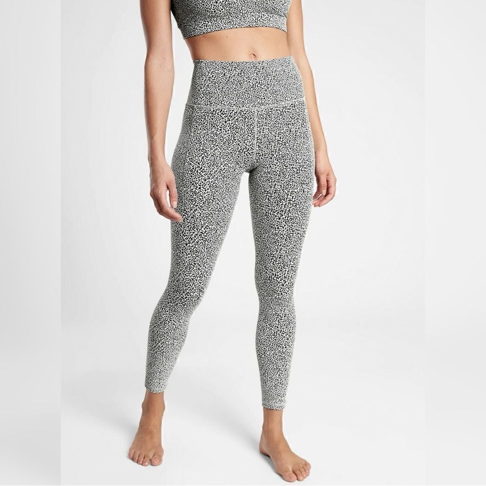Athleta Salutation Stash Pocket II Textured 7/8 Tights - Gray Paint
